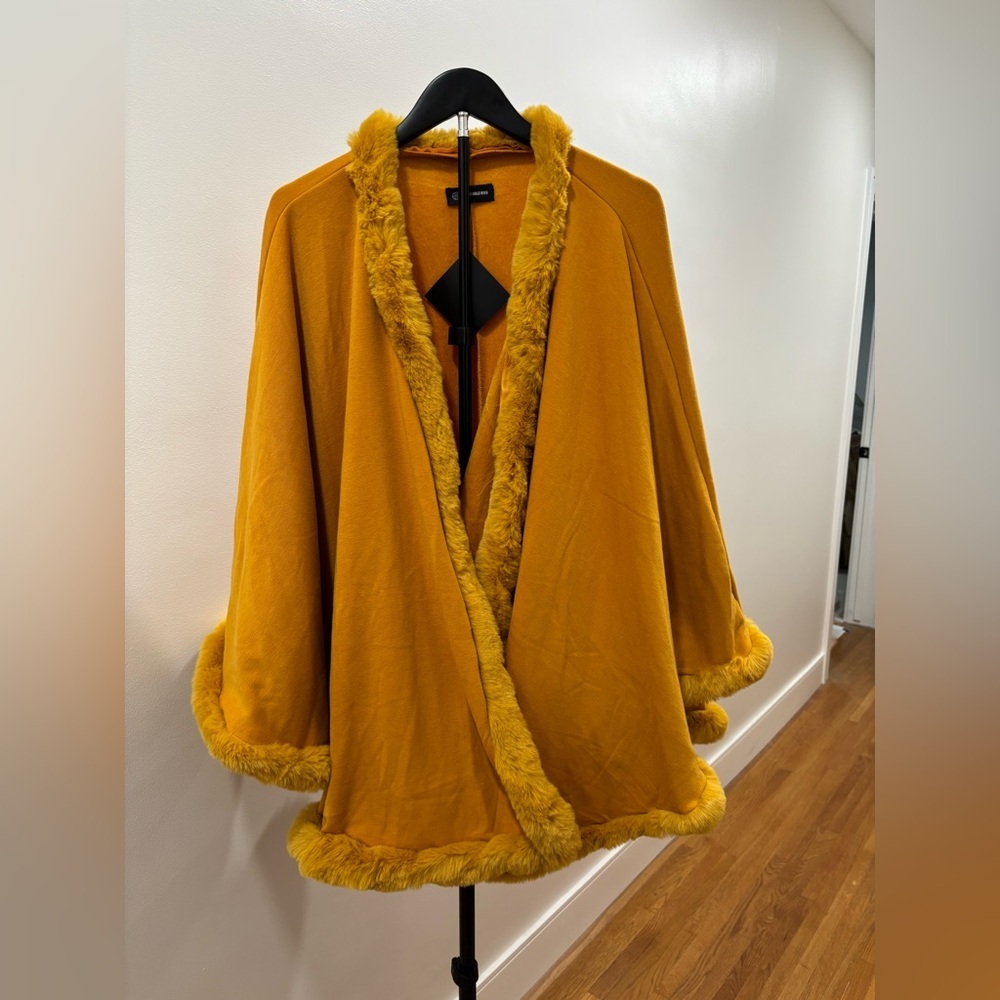 658. Merigold Kiss Mustard Faux Fur Trim Cape With Sleeves. NWT